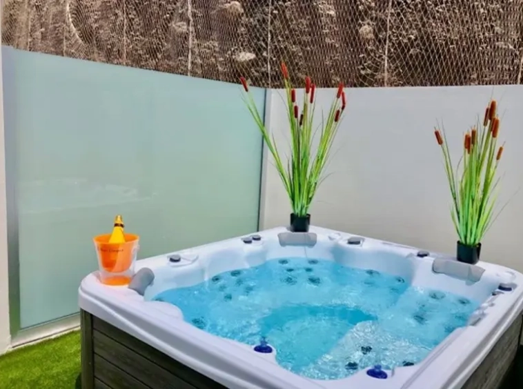 MAGNIFICO APARTAMENTO AMADORES